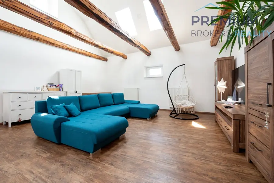 Prodej rodinného domu 1 100 m², Vrutice