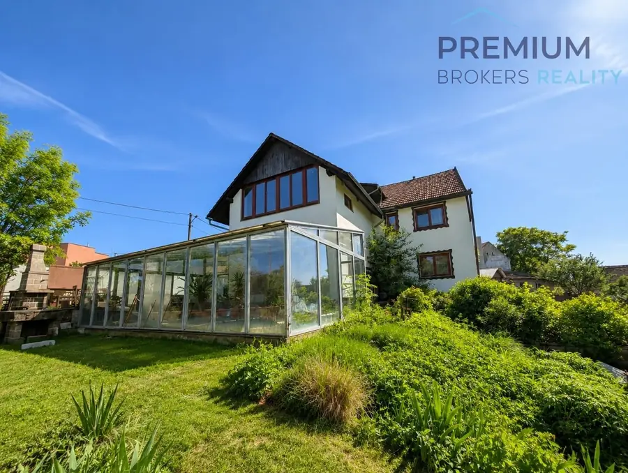 Prodej vícegeneračního domu 440 m², Měrunice