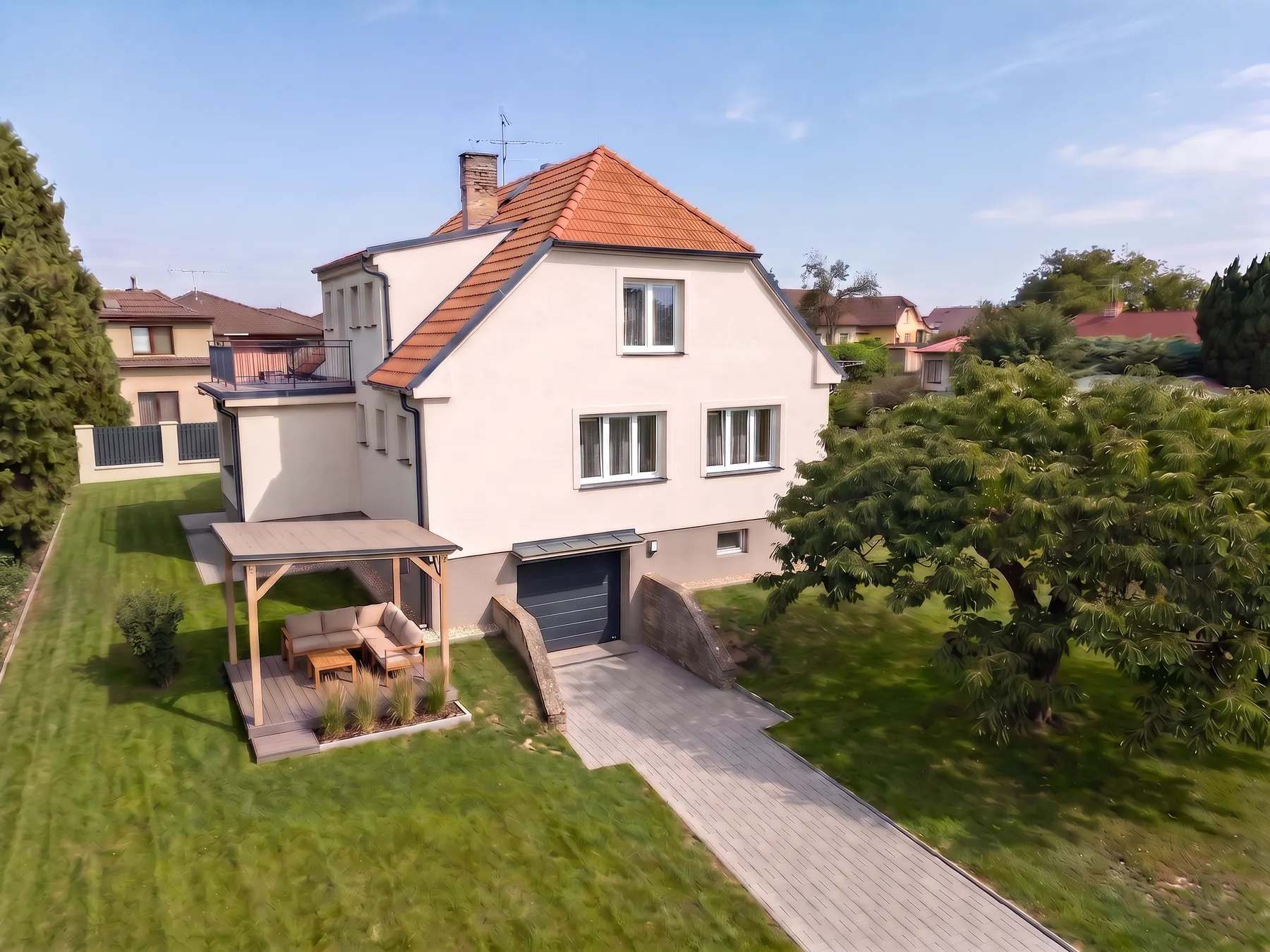 Zahradní strana s posezením – vizualizace